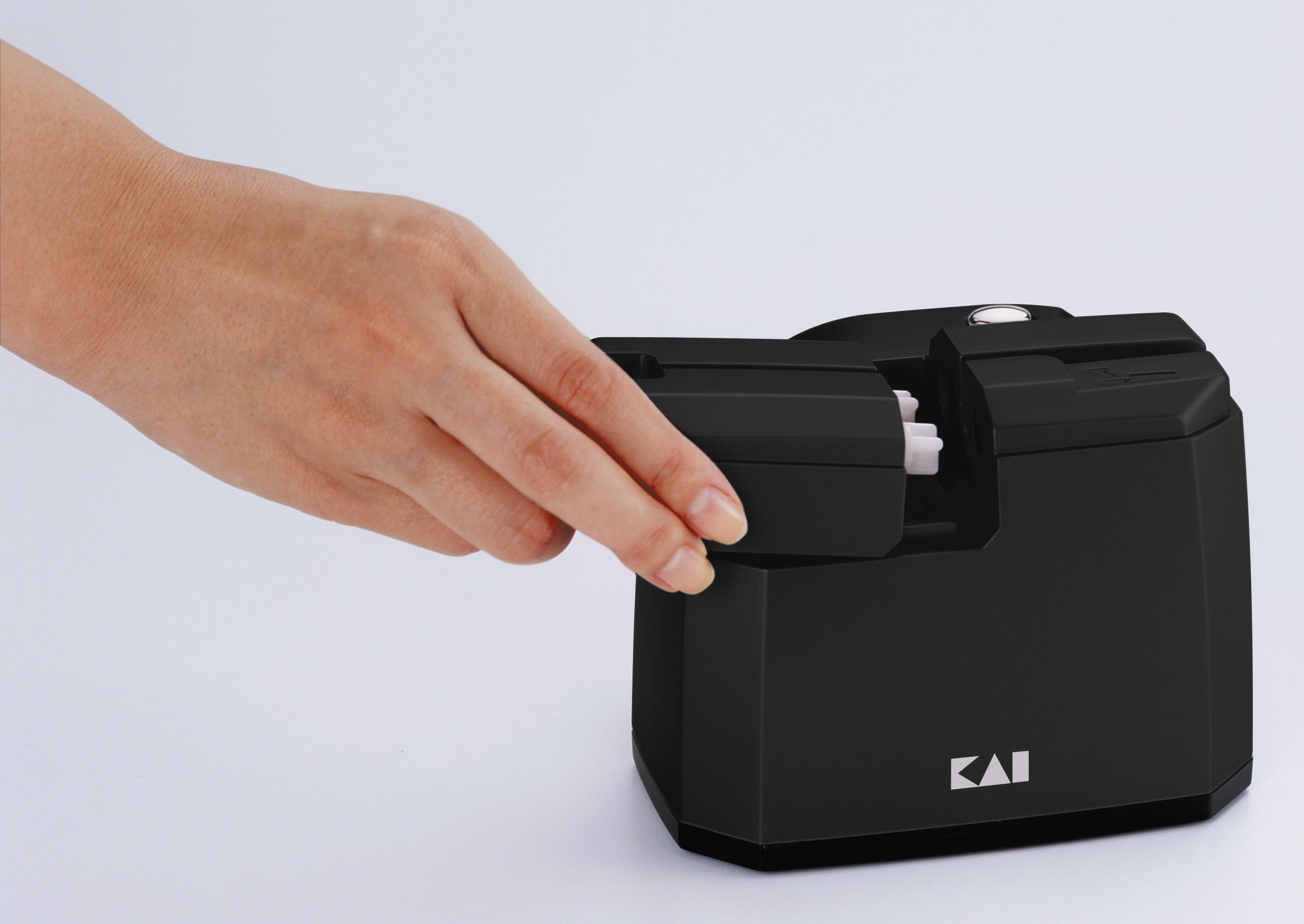 KAI Ascutitor electric pentru cutite - Image 3