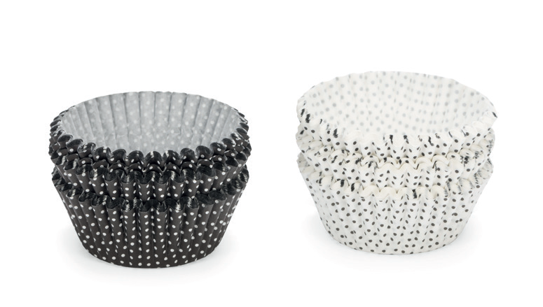 Set 200 hartii de copt pentru briose, 5 cm, polka dots alb/negru - PATISSE