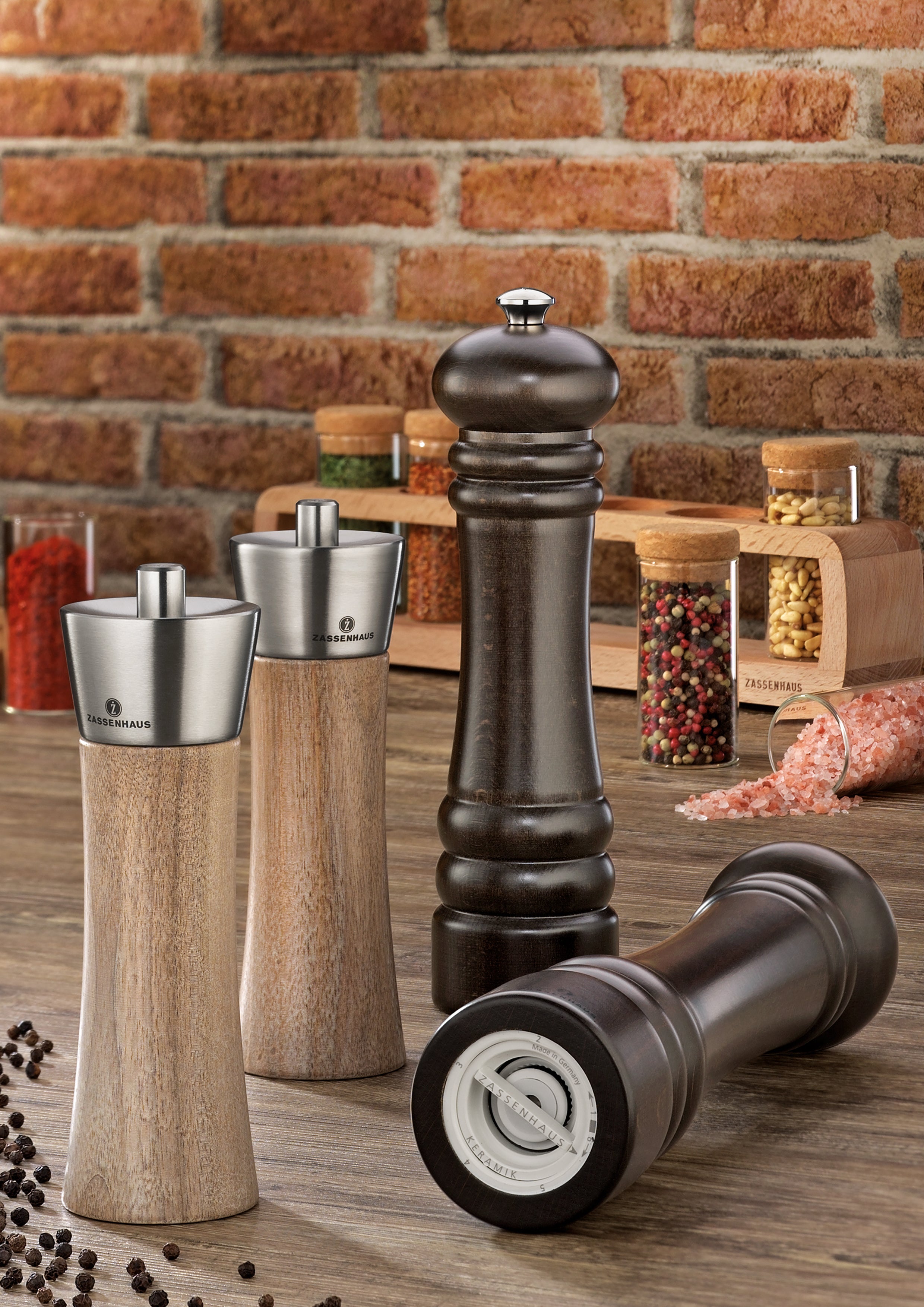 Rasnita pentru piper, 24 cm, maro, lemn de fag, colectia Berlin - ZASSENHAUS - Image 1