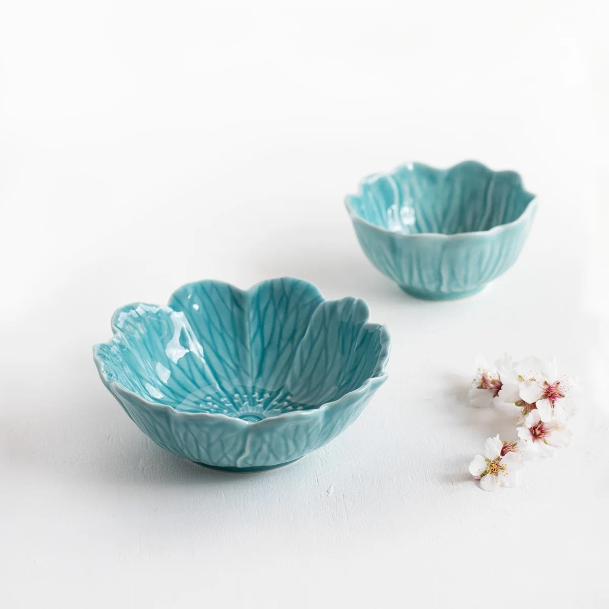 Bol ceramic albastru, 17 cm, Flora - BORDALLO PINHEIRO - Image 1