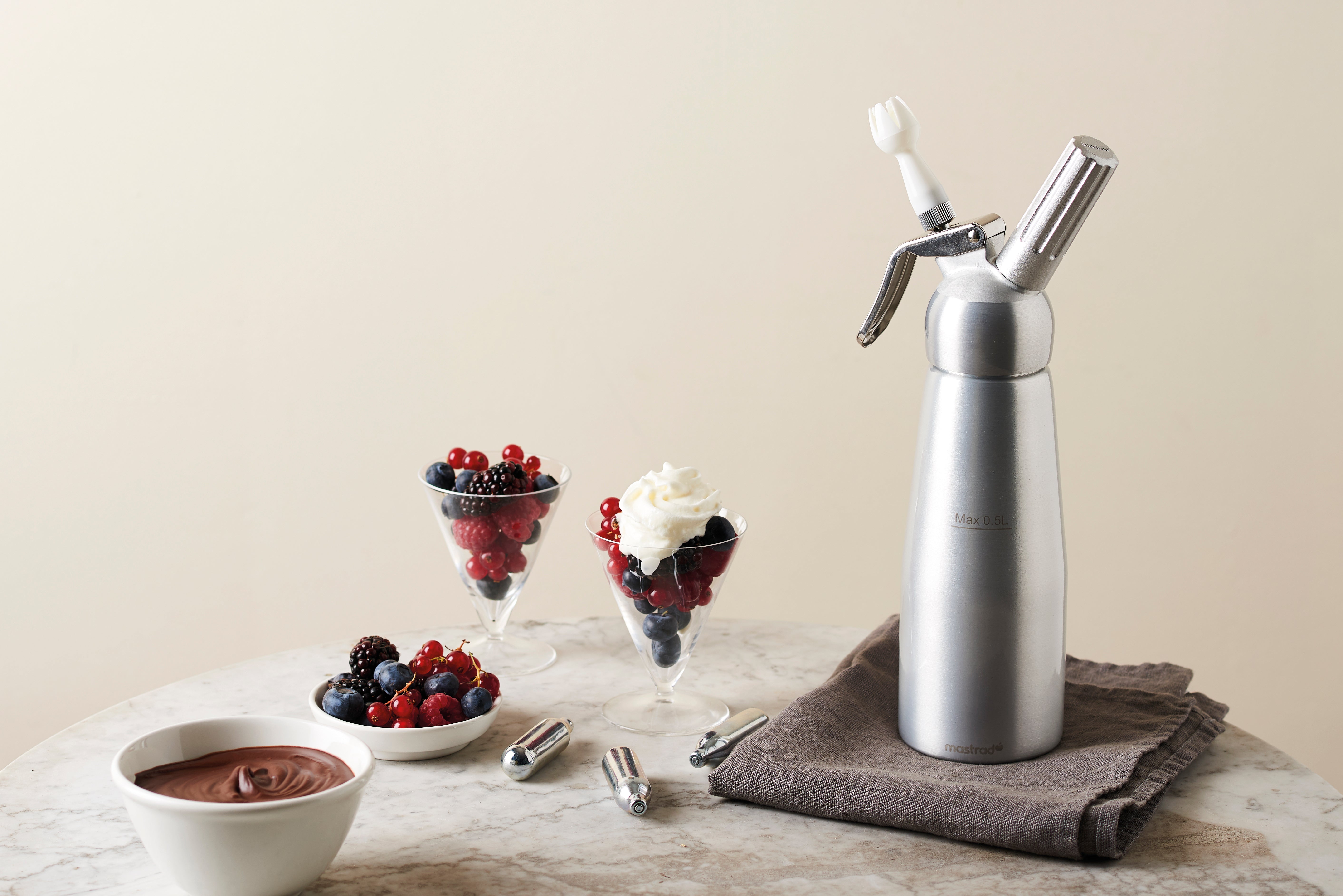 Set de 10 cartuse pentru sifon de frisca, N2 - MASTRAD - Image 1