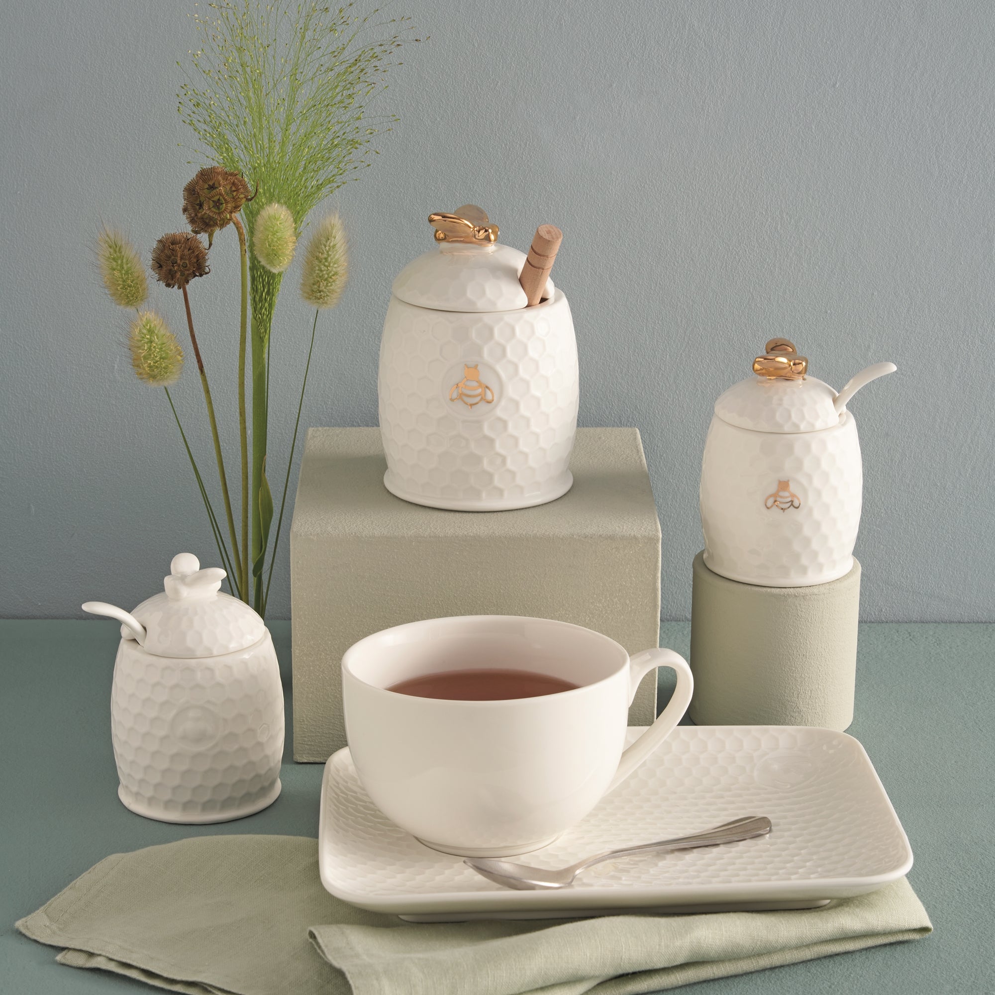 Recipient pentru miere cu dozator din lemn, 11.5 cm, Aperegina - LA PORCELLANA BIANCA