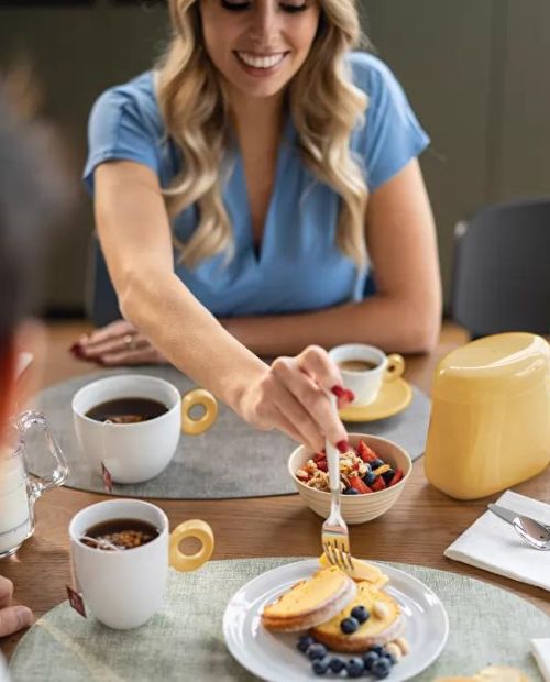 Cana din portelan, maner galben, 250 ml, Everyday - GUZZINI - Image 1