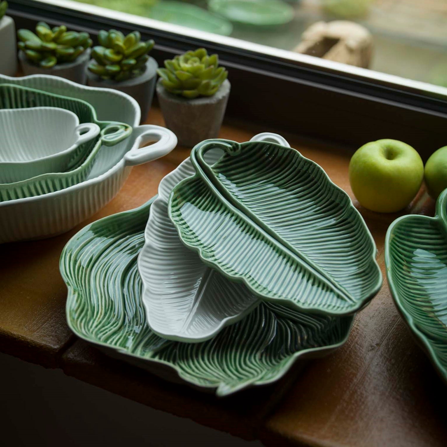 Bol ceramic frunza de banana, 21 cm, Folhas - BORDALLO PINHEIRO - Image 1