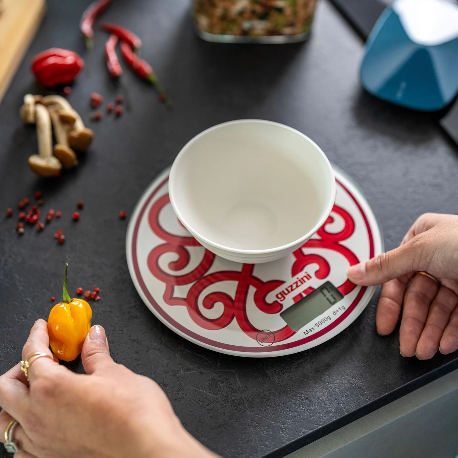 Cantar de bucatarie digital, rosu, 19 cm, Harmonia - GUZZINI