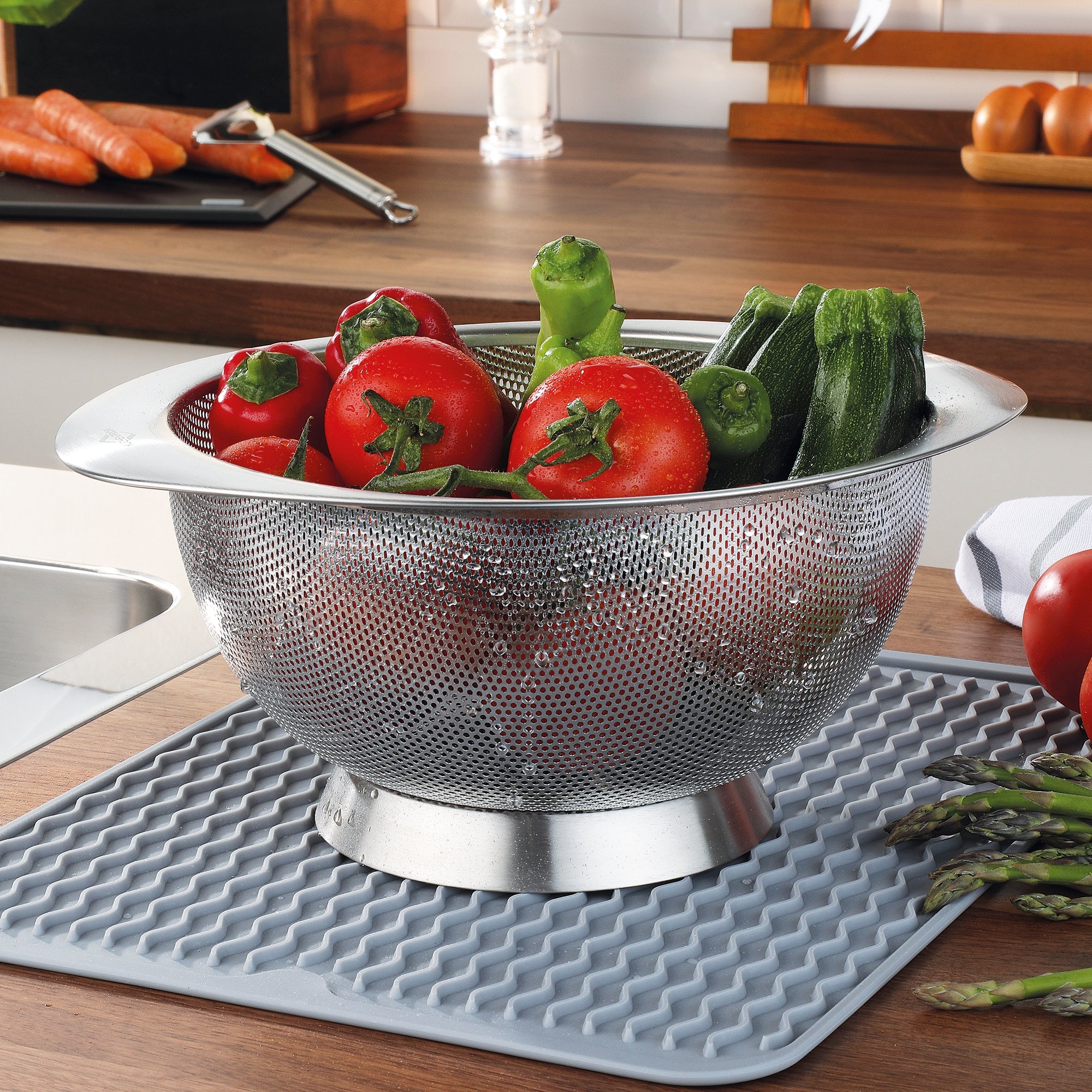 Strecuratoare cu suport, inox, 26 cm, Deluxe - KUCHENPROFI